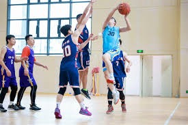 老佛爷脸疼？解雇阿隆索2天后，皇马创5年新耻！42岁新帅茫然插兜